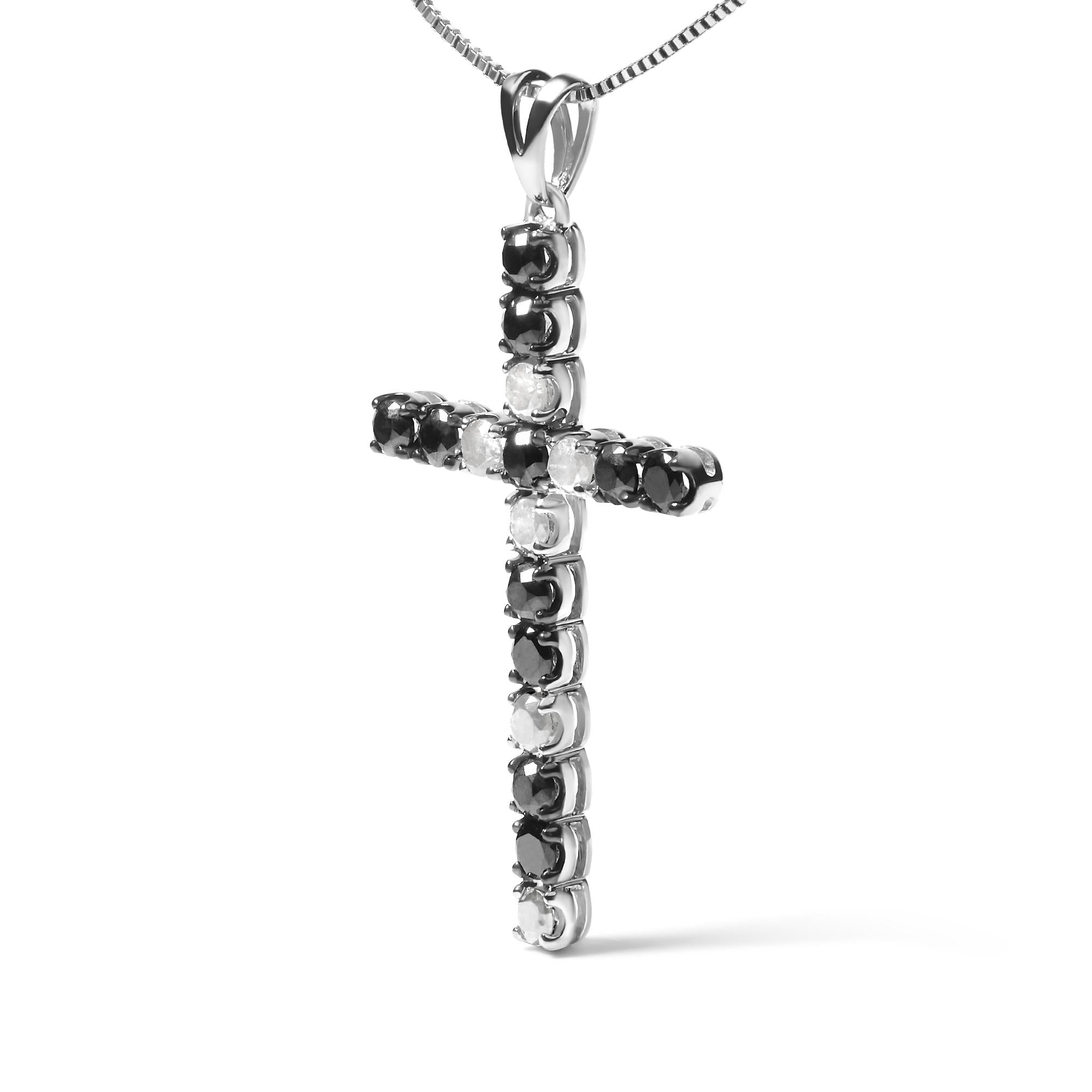 .925 Sterling Silver 1.0 Cttw Black and White Diamond Alternating Classic Cross 18" Pendant Necklace (Black/I-J Color, I