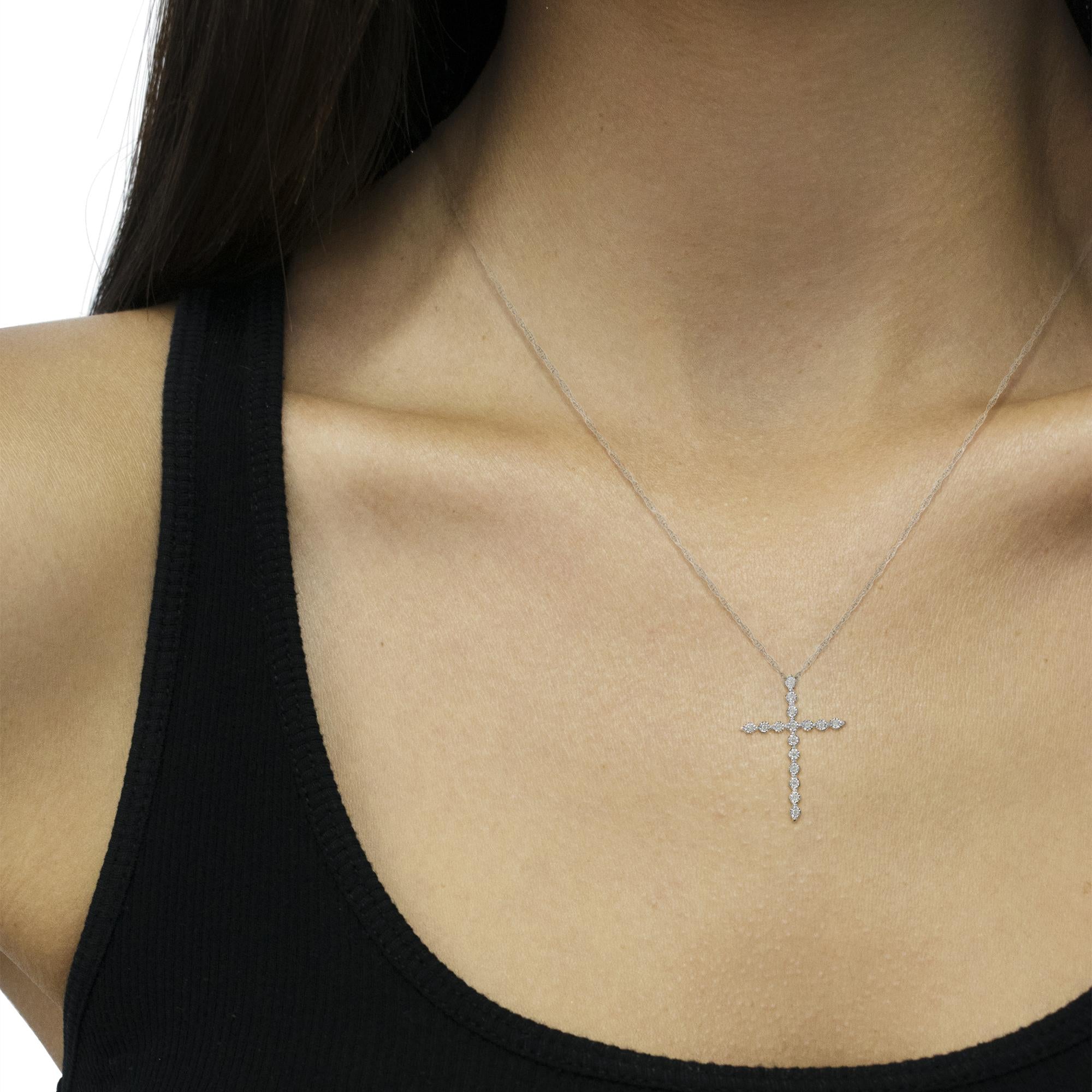 .925 Sterling Silver 1/6 Cttw Brilliant-Cut Diamond Miracle-Set Shared Prong Cross 18" Pendant Necklace (I-J Color, I2-I